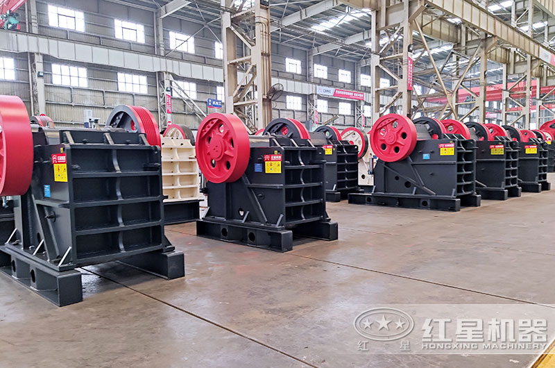 顎式碎石機(jī)圖片 顎式碎石機(jī)圖片