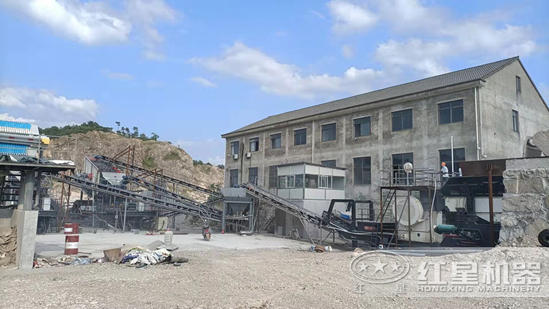 移動鄂破+移動反擊破作業(yè)現(xiàn)場 移動鄂破+移動反擊破作業(yè)現(xiàn)場