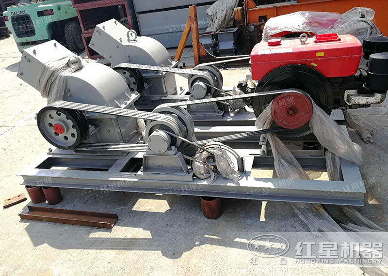 柴油式小型錘式破碎機(jī) 柴油式小型錘式破碎機(jī)