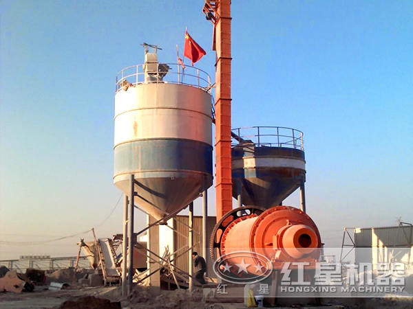 云母選礦現(xiàn)場圖 云母選礦現(xiàn)場圖