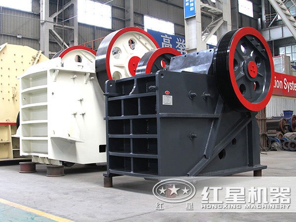 69鄂式破石機(jī) 69鄂式破石機(jī)