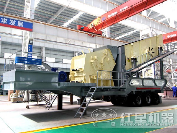 時產(chǎn)50-80噸、出料料3-6公分的鉀長石移動式破碎機(jī)