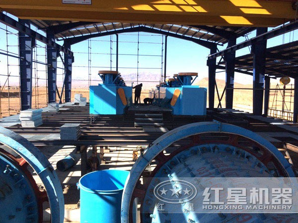 銅礦石選礦作業(yè)現(xiàn)場一角實(shí)拍