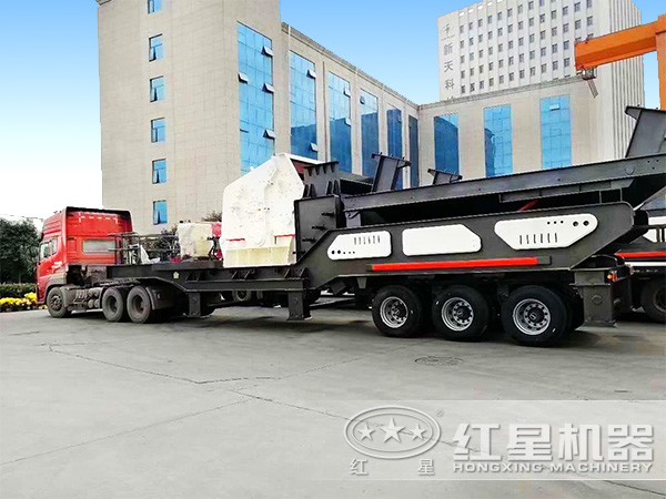 可行走的破碎機(jī)+反擊細(xì)碎機(jī) 可行走的破碎機(jī)+反擊細(xì)碎機(jī)