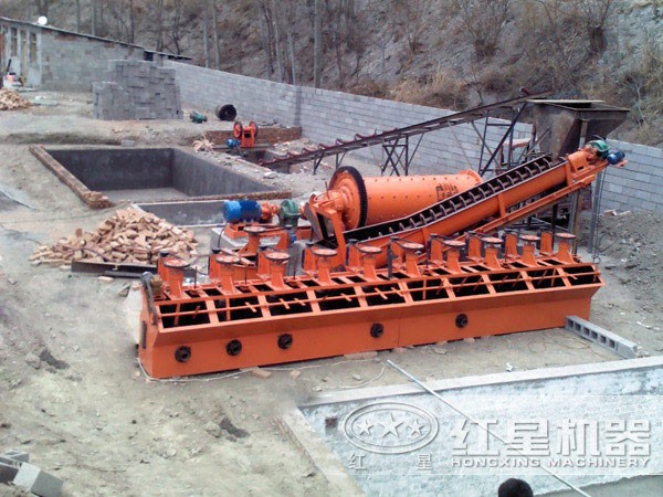 攪拌式浮選機(jī)作業(yè)現(xiàn)場 攪拌式浮選機(jī)作業(yè)現(xiàn)場