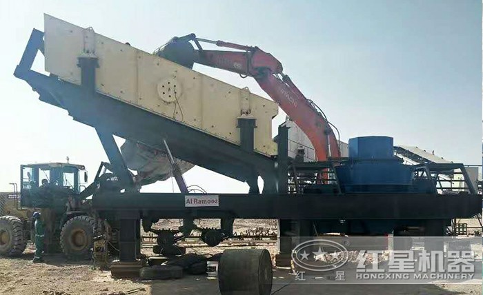 移動(dòng)型石子制沙機(jī)作業(yè)現(xiàn)場(chǎng) 移動(dòng)型石子制沙機(jī)作業(yè)現(xiàn)場(chǎng)