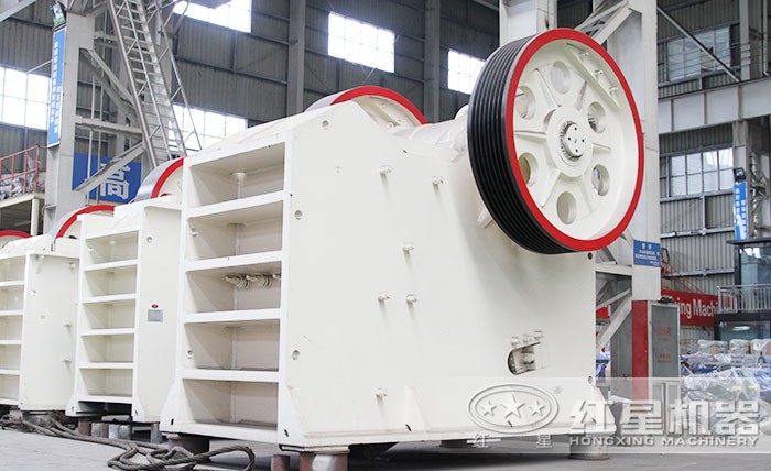 河卵石顎式打石機(jī) 河卵石顎式打石機(jī)