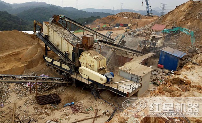 紅星輪胎式移動破石機(jī)現(xiàn)場