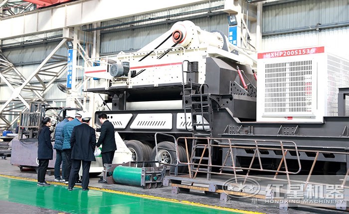 輪胎移動(dòng)破碎機(jī)