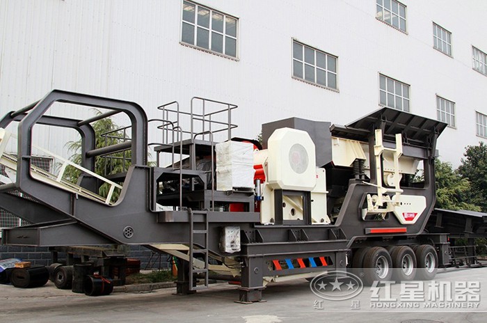 搭載顎式破碎機(jī)的輪胎式碎石機(jī) 搭載顎式破碎機(jī)的輪胎式碎石機(jī)