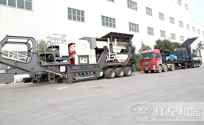 搭載顎式破碎機(jī)、反擊式破碎機(jī)