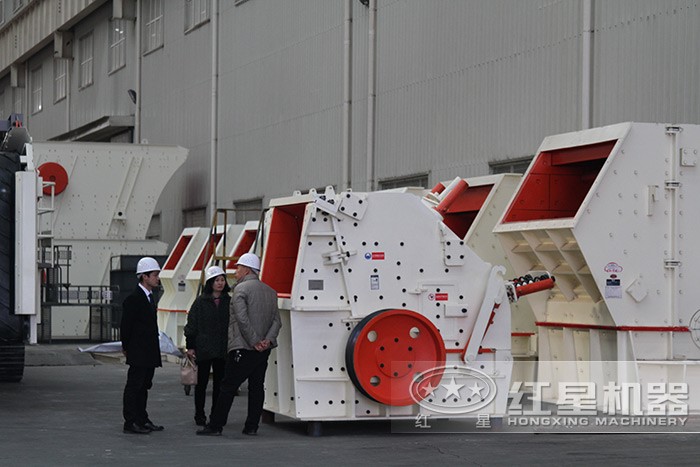 客戶來廠考察，技術(shù)經(jīng)理陪同