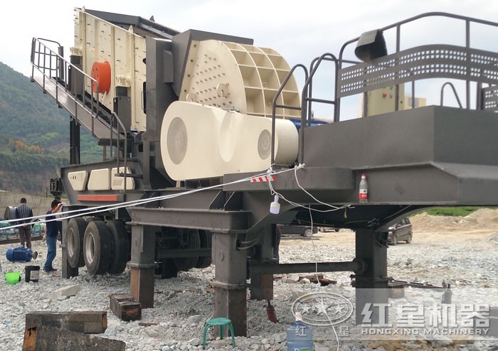 廣西環(huán)保型錘破移動破碎站現(xiàn)場 廣西環(huán)保型錘破移動破碎站現(xiàn)場