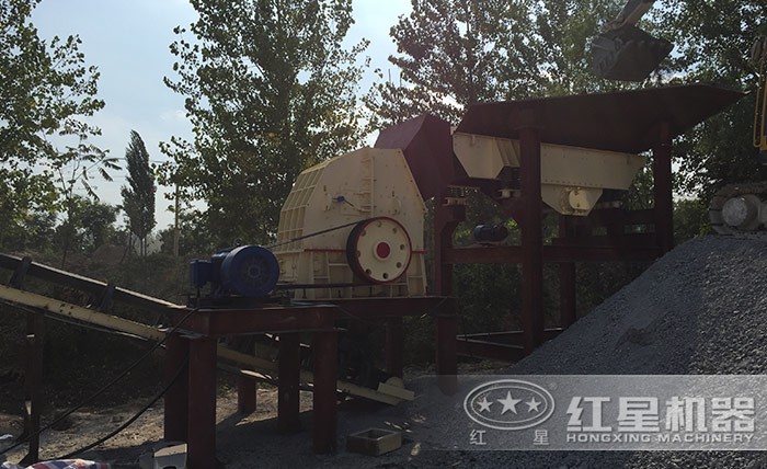 河北環(huán)保型錘式碎石機現(xiàn)場 河北環(huán)保型錘式碎石機現(xiàn)場