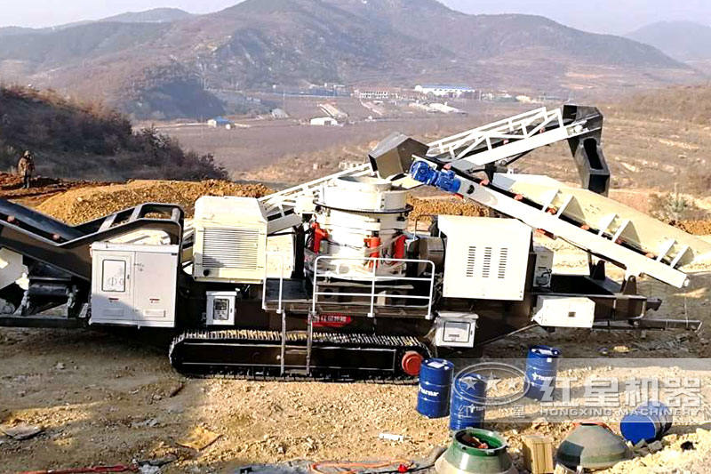 移動圓錐破+振動篩，生產現(xiàn)場