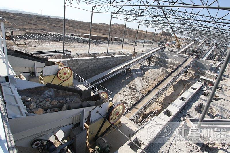 花崗巖顎式破碎機(jī)現(xiàn)場