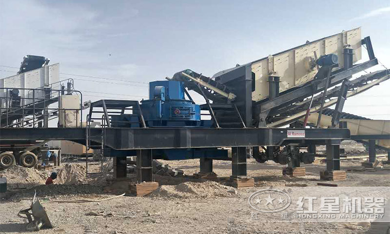 移動制砂機(jī)工作現(xiàn)場