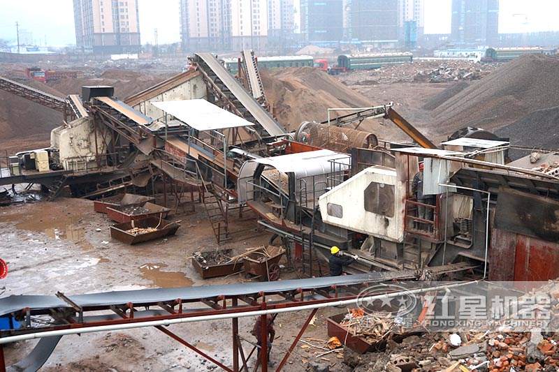 建筑垃圾破碎機-輪胎式移動破碎站，雙機聯合