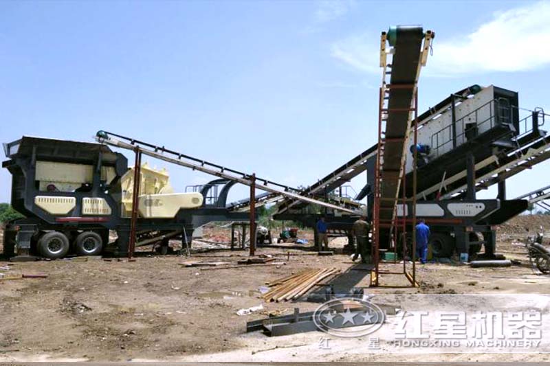 紅星移動(dòng)打石設(shè)備客戶現(xiàn)場(chǎng)，時(shí)產(chǎn)100噸