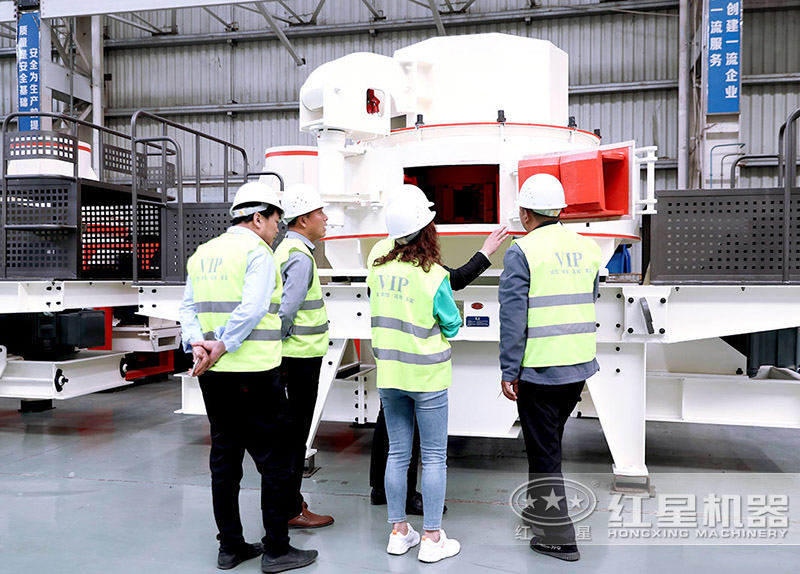 用戶在石頭制砂機車間，上午參觀下午下單