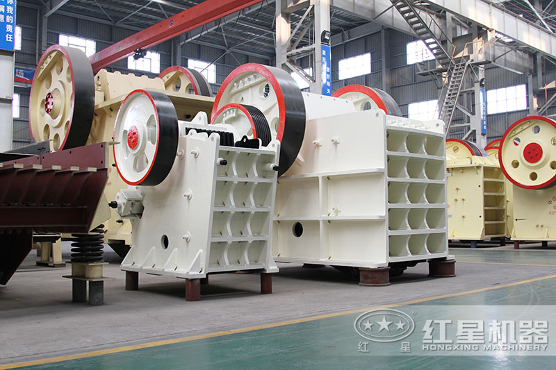 石英砂破碎機種類多，型號全，什么價位都有