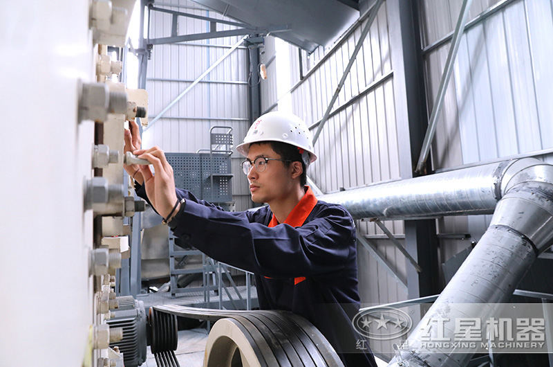 廠家上門(mén)負(fù)責(zé)安裝，技術(shù)人員認(rèn)真負(fù)責(zé)