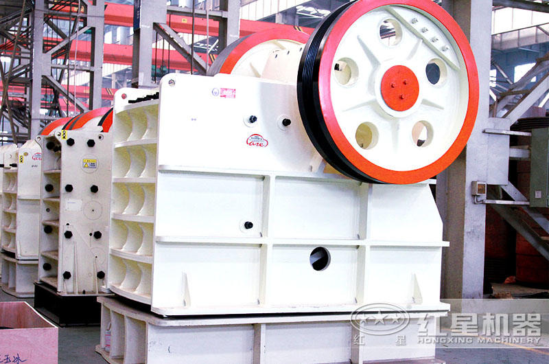 鄂式破碎機(jī)，一段粗碎碎石力度強(qiáng)