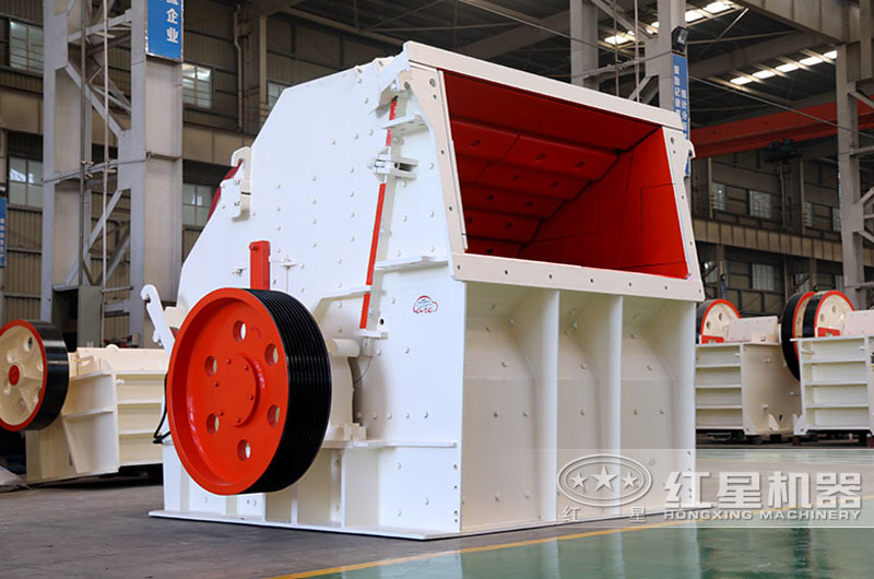 反擊式破碎機(jī)，轉(zhuǎn)子較大的轉(zhuǎn)動(dòng)慣量