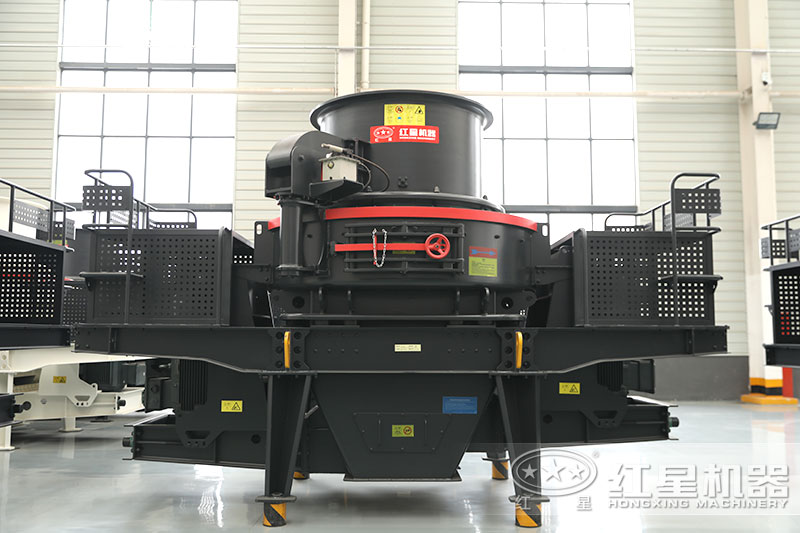 細(xì)碎制砂機(jī)出料粒形好，級(jí)配連續(xù)